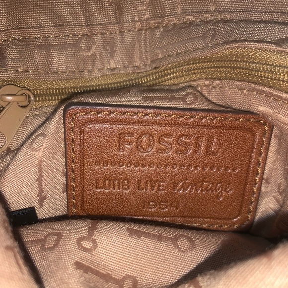 FOSSIL Purse - Picture 3 of 3